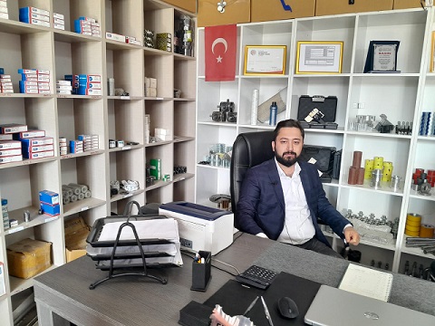 İŞ İNSANI EMRE İYİMUTAF’TAN YENİ YIL KUTLAMA MESAJI